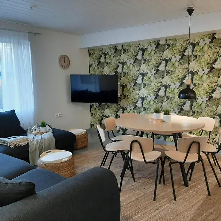 Tuurin Kukkis Apartament Tuuri